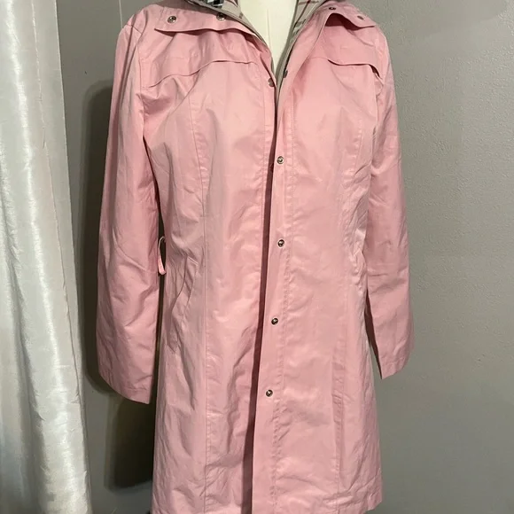 Burberry Pink Trench Coat with Check Lining - Picture 6 of 8